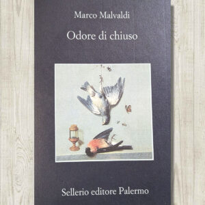 The cover of the book "Odore di Chiuso".